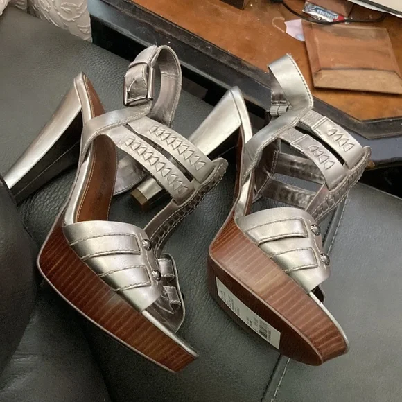 Marc Fisher heels sz 8 - Picture 2 of 12